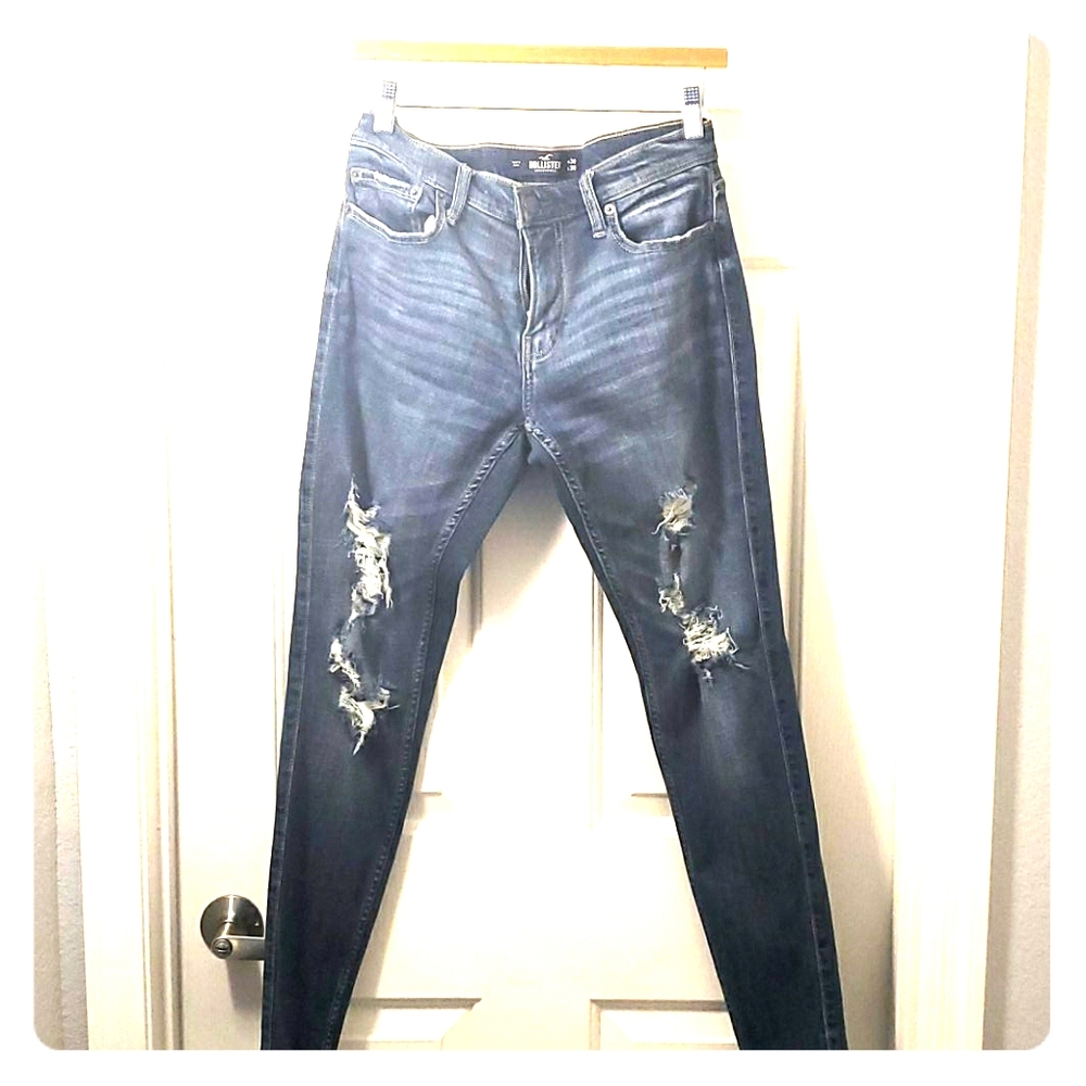 Hollister Skinny ripped denim Size 30/30